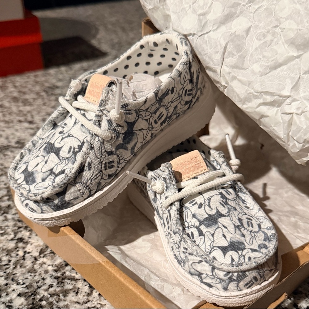 Hey Dude X Minnie Mouse Baby Shoes